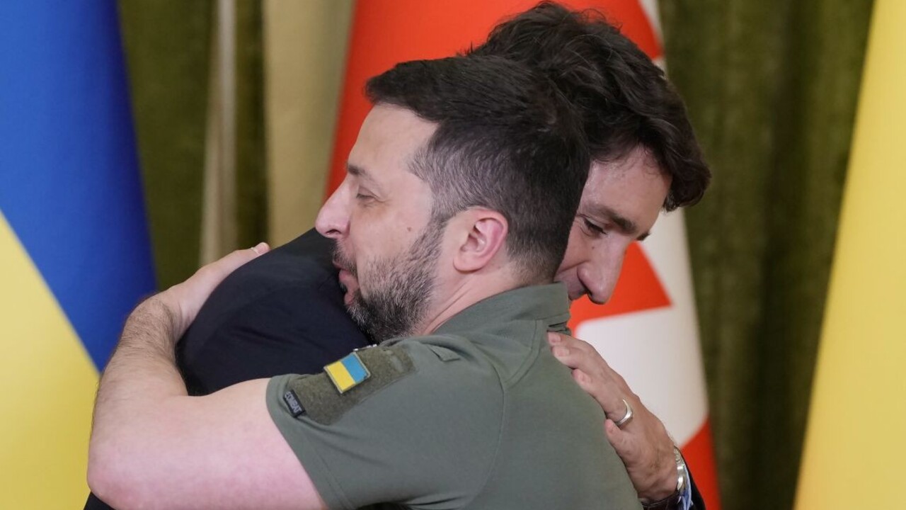 Kanadský premiér ohlásil na návšteve Kyjeva ďalšiu vojenskú pomoc Ukrajine