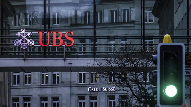 Credit Suisse je už pod patronátom banky UBS. Prvé obmedzenia sú už na svete