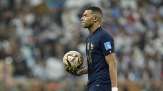 Francúzsky futbalista Mbappe oznámil Parížu, že na budúci rok nepredĺži zmluvu