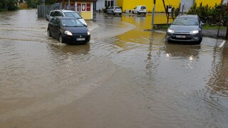 Pre záplavy v Srbsku vyhlásili výnimočný stav. Evakuovali stovky ľudí