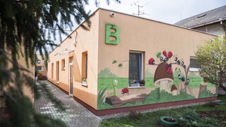 Mestská časť v Bánovciach nad Bebravou má prísť o materskú školu. Rodičom sa to nepáči