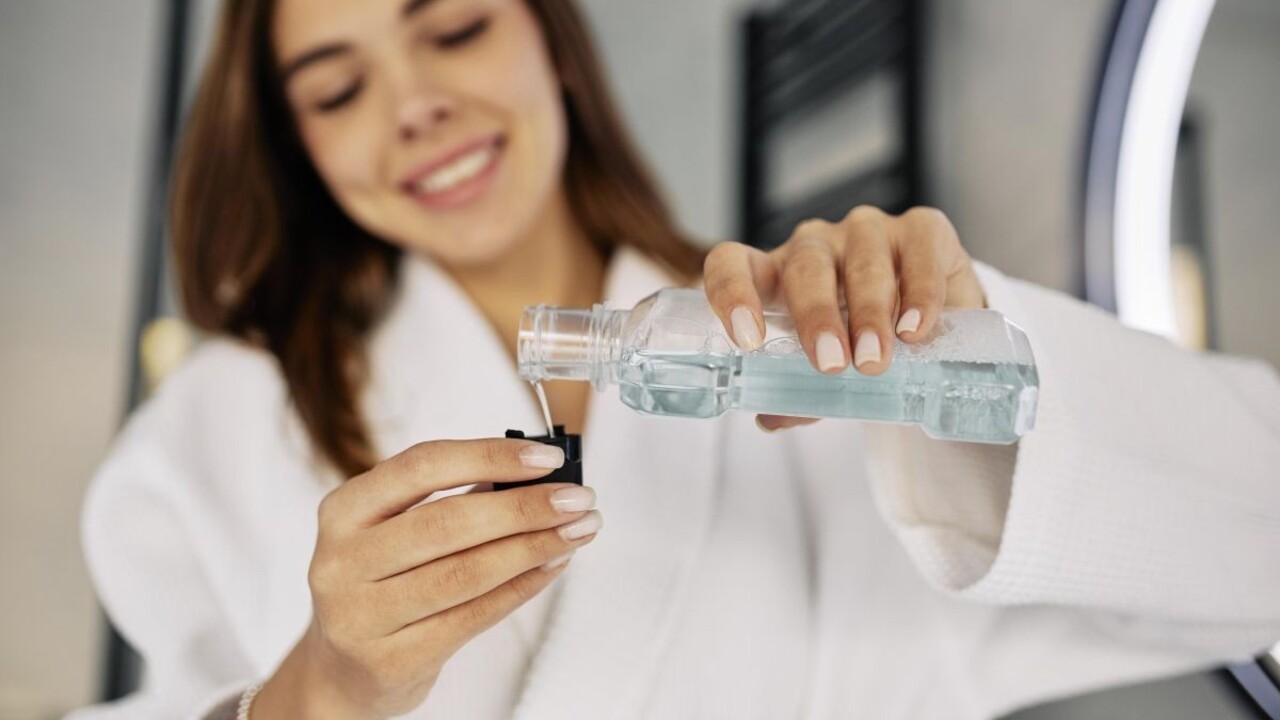 Ústna voda nielen na svieži dych: V týchto troch situáciách ju využijete pri upratovaní