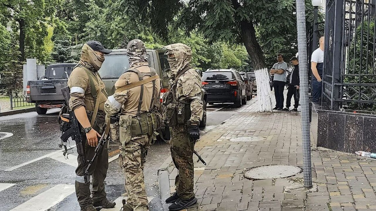 Vagnerovci sa vracajú do poľných táborov. Čím presvedčil Lukašenko šéfa žoldnierov?