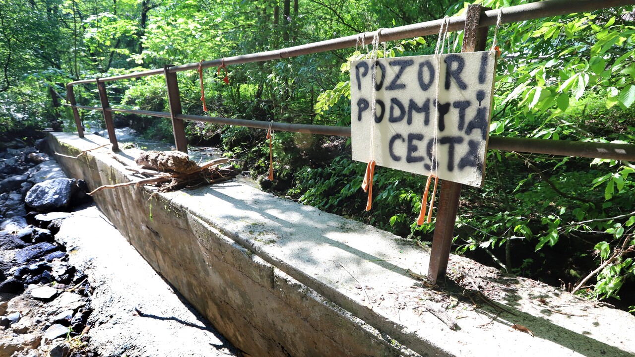 Slovensko potrápili prívalové dažde. Vo viacerých obciach vyhlásili mimoriadnu situáciu