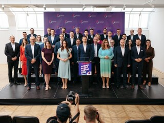 Demokrati predstavili kandidátku. Povedie ju Letanovská, nasleduje Heger