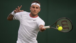 Molčan vo Wimbledone nenadviaže na úspech z minulého roka, skončil na rakete Ymera