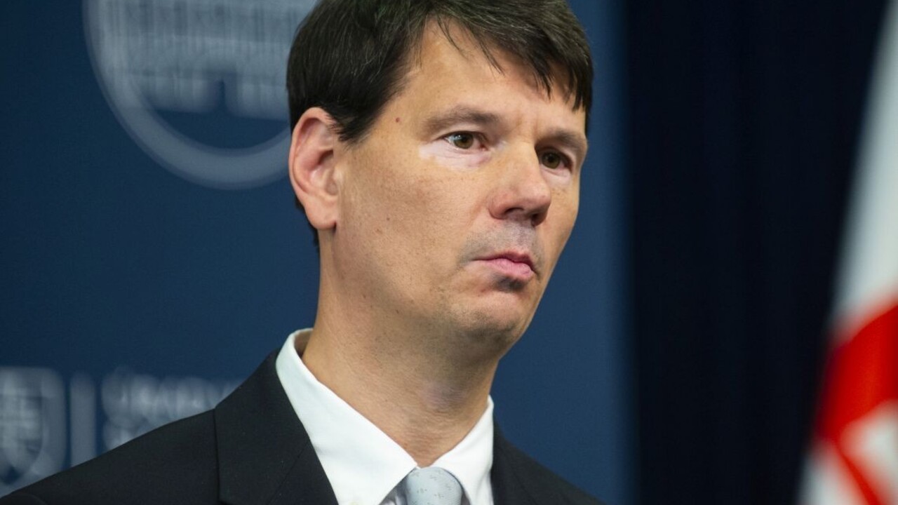 Štát nemá ďalšie peniaze na inovatívne lieky. Palkovič kategorizáciu moderných zastaviť neplánuje