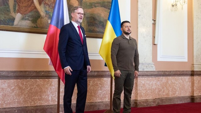 Zelenskyj bol v Prahe. Stretol sa s premiérom Fialom a predsedom Senátu
