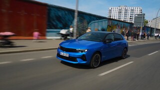 Motoring: Malý ambiciózny Kórejec, čím chce zaujať? Elektrický Opel Astra, ako rýchlo dokáže uháňať po nemeckej diaľnici?