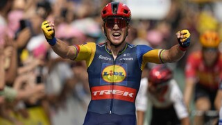 Pedersen vyhral ôsmu etapu Tour de France, Sagan skončil na 16. mieste