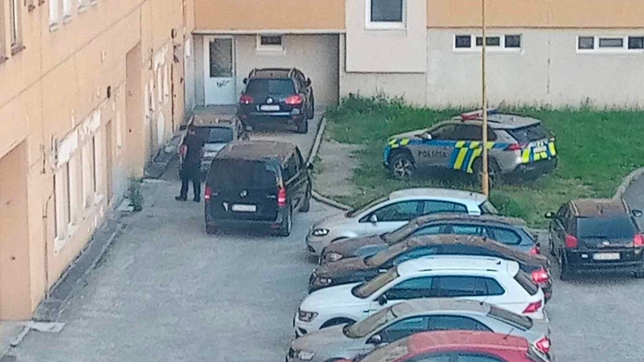 Nová tragédia v Snine: Polícia vyniesla ďalšie telo z bytu na Sídlisku Komenského
