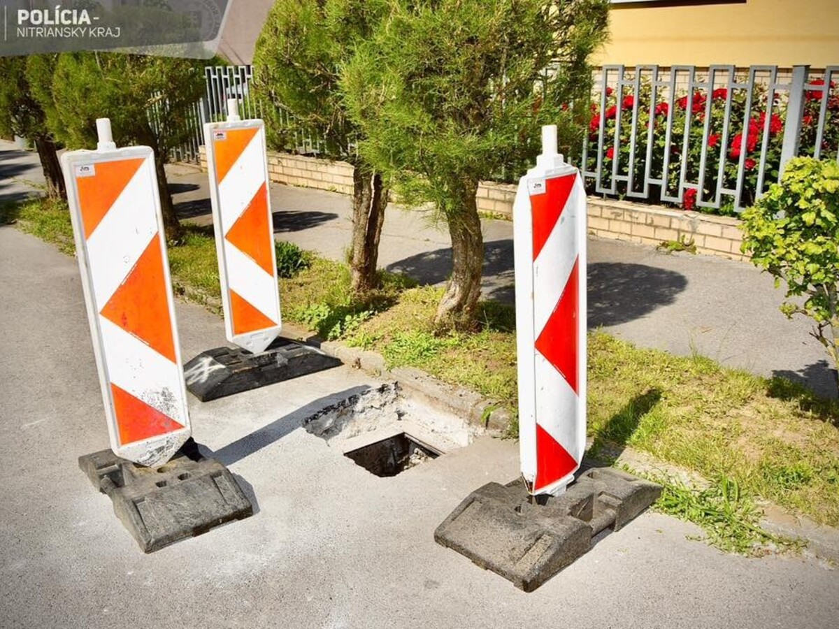V Topoľčanoch zmizli kanalizačné poklopy. Kam sa podeli?