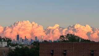 FOTO: Chicago zasiahlo osem tornád. Úrady varovali, aby sa ľudia ukryli
