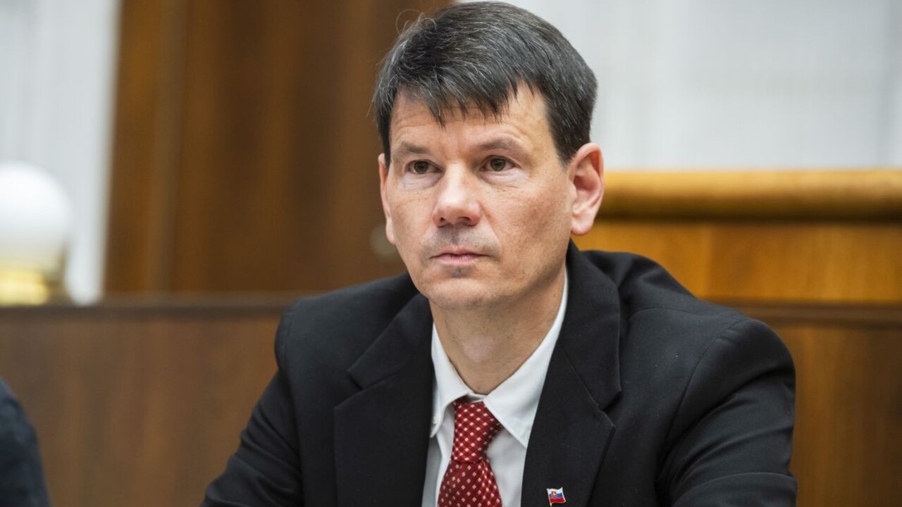 Výpovede pediatrov pokračujú. Ak nepomôže schválenie zmeny ordinačných hodín, minister Palkovič má plán B