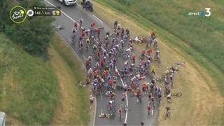 14. etapa Tour de France je prerušená. Za všetko môže hromadný pád