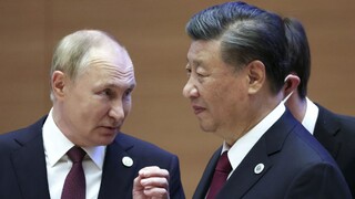 Čína a Rusko k sebe majú blízko. Organizujú spoločné námorné cvičenia pri Japonsku
