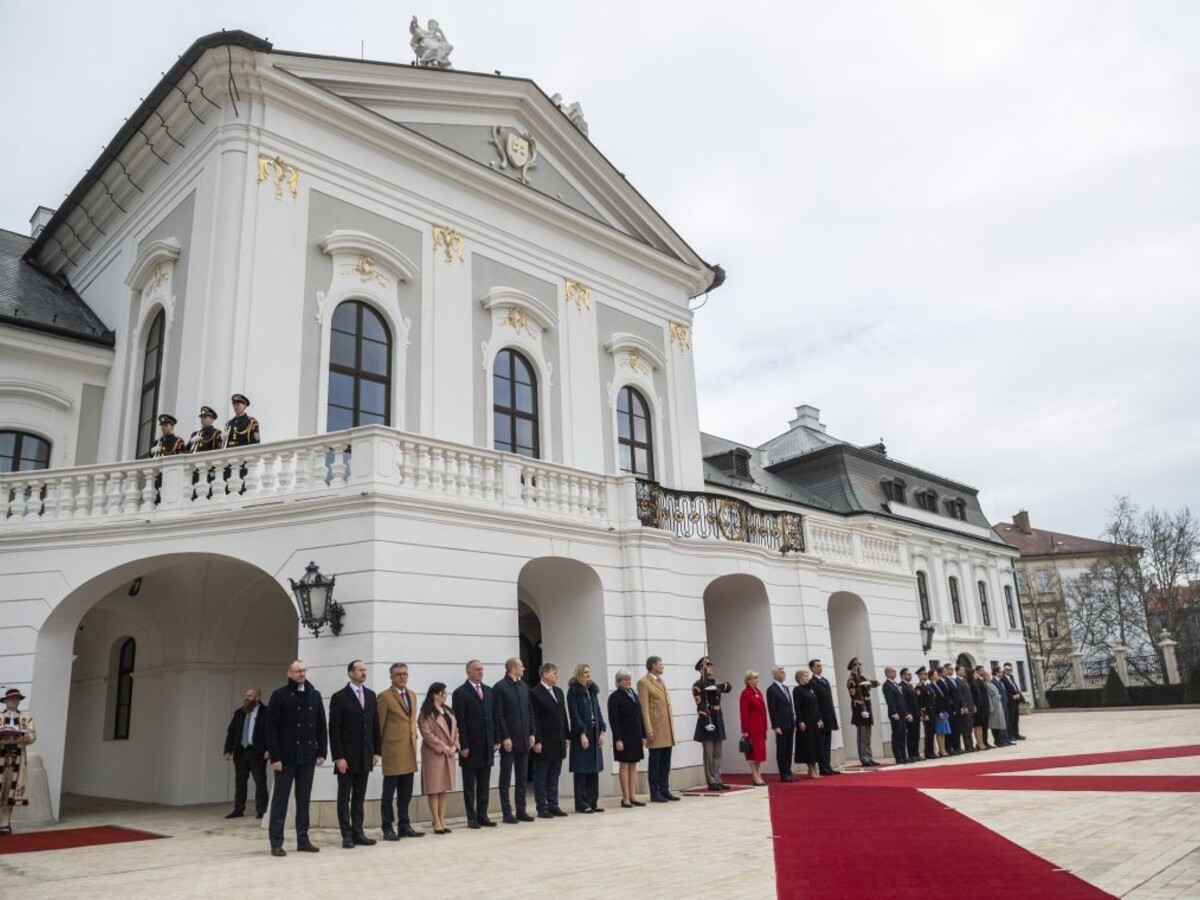 V prezidentskom paláci nahlásili bombu. Policajti hrozbu vyvrátili