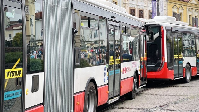 Banská Bystrica má nové autobusy. Majú priniesť väčší komfort, ale aj šetriť prevádzkové náklady
