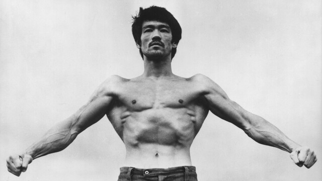 FOTO: Od smrti herca a majstra bojových umení uplynulo 50 rokov. Kto bol Bruce Lee?