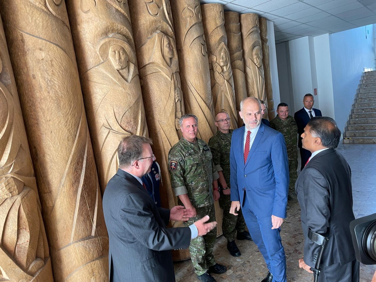 Došlo k dohode o nákupe obrnených vozidiel JLTV 4x4 Oshkosh.