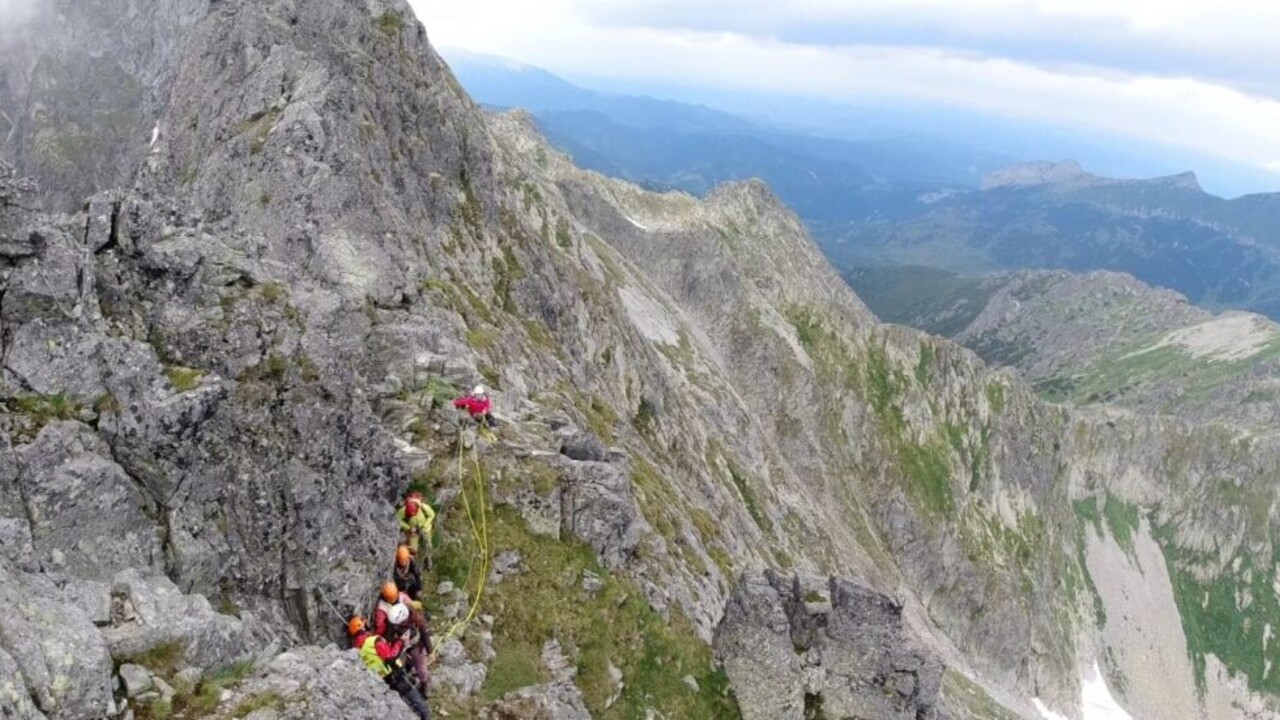Pomoc záchranárov potrebovali české horolezkyne. Jedna sa pošmykla a stiahla druhú