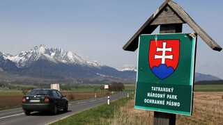 Taraba podpísal zonácie Tatier, SNS sa od nich dištancuje. Národniari žiadajú Fica, aby materiál stopol