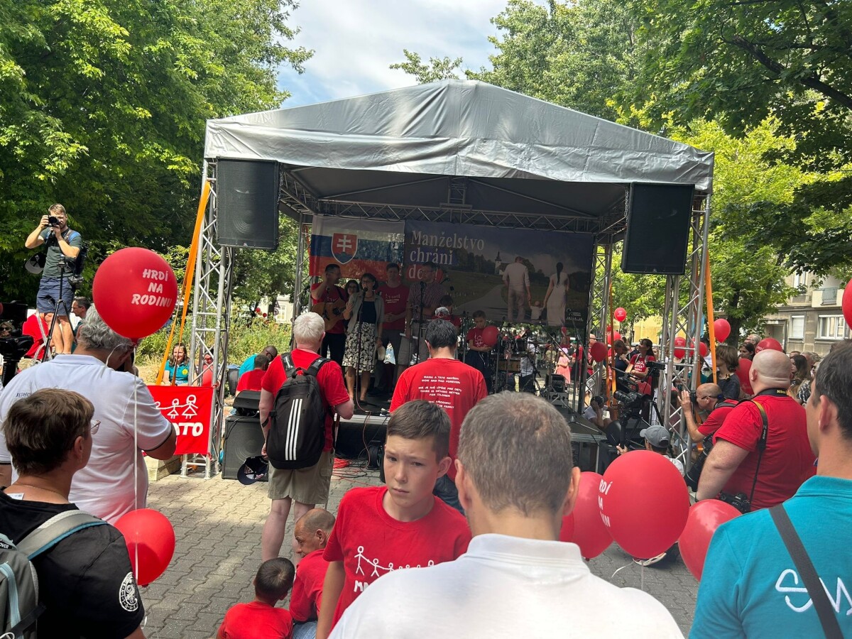 Pochod Hrdí na rodinu