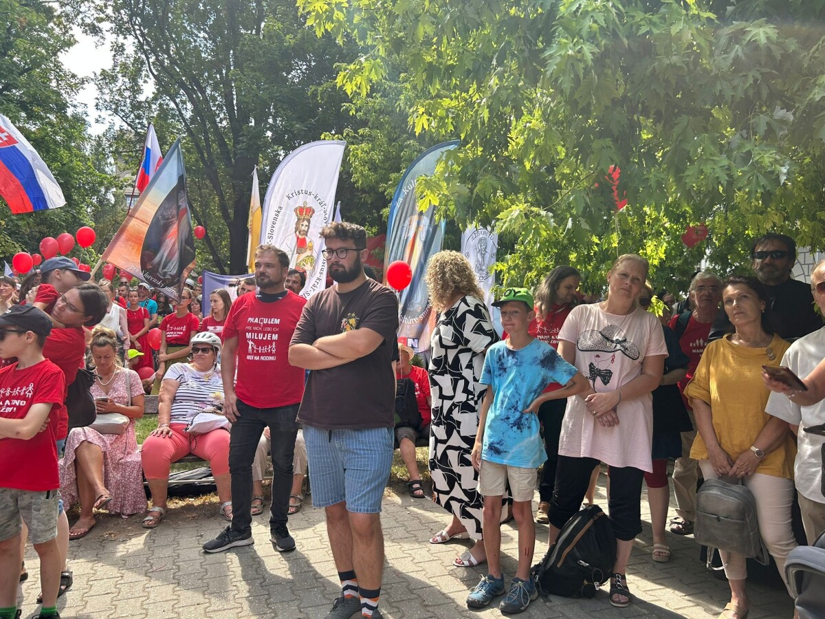 Pochod Hrdí na rodinu