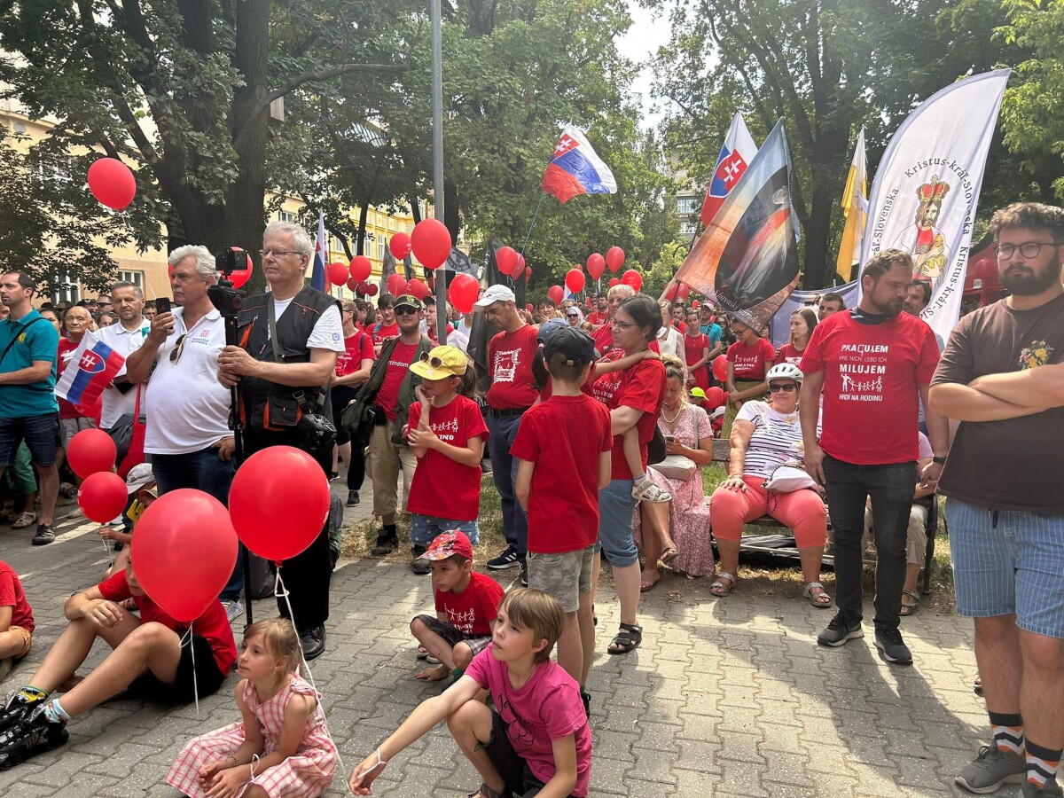 Pochod Hrdí na rodinu