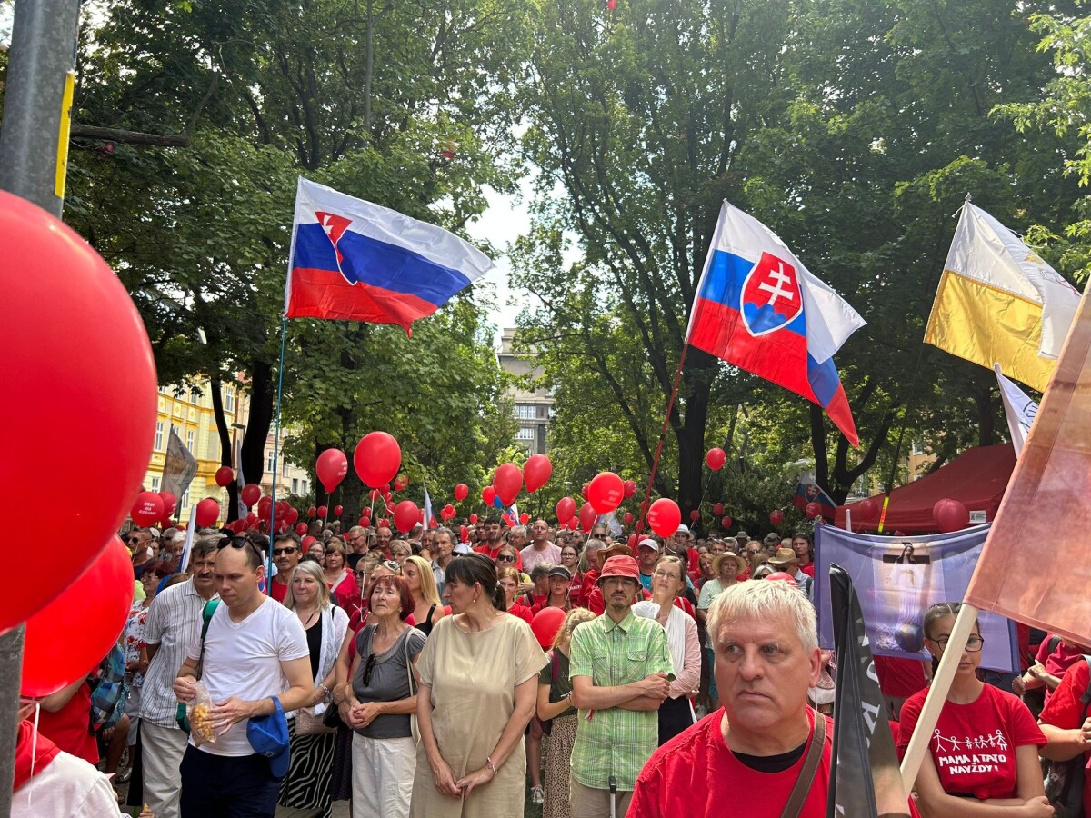 Pochod Hrdí na rodinu