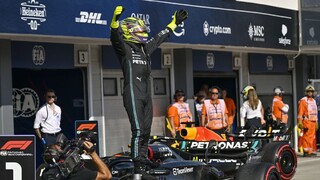 F1: Hamilton získal na Hungaroringu pole position, prvú od roku 2021