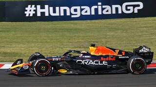 Verstappenovi z Red Bullu sa darí. Triumfoval aj na Veľkej cene Maďarska