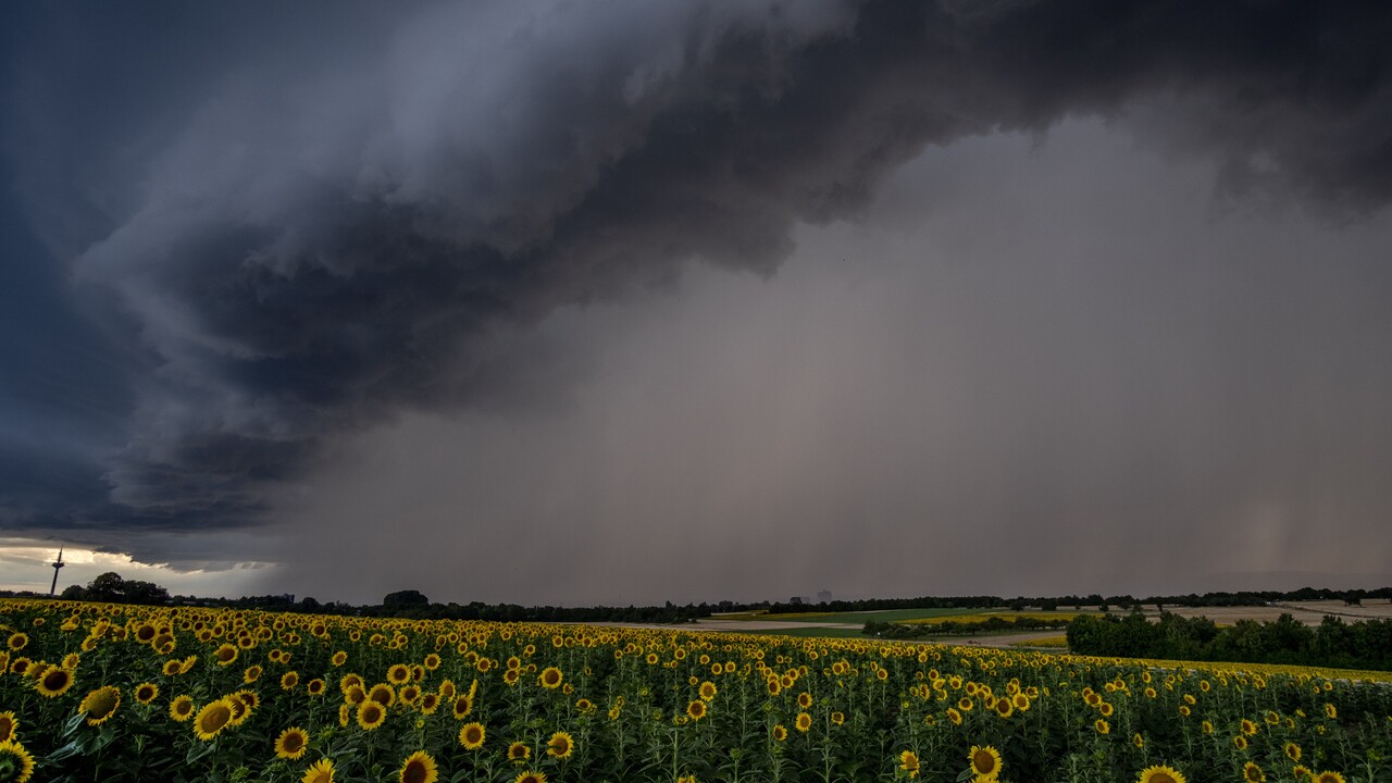 Pozrite si RADAR: SHMÚ upozorňuje na búrky. Vydal výstrahu prvého a druhého stupňa