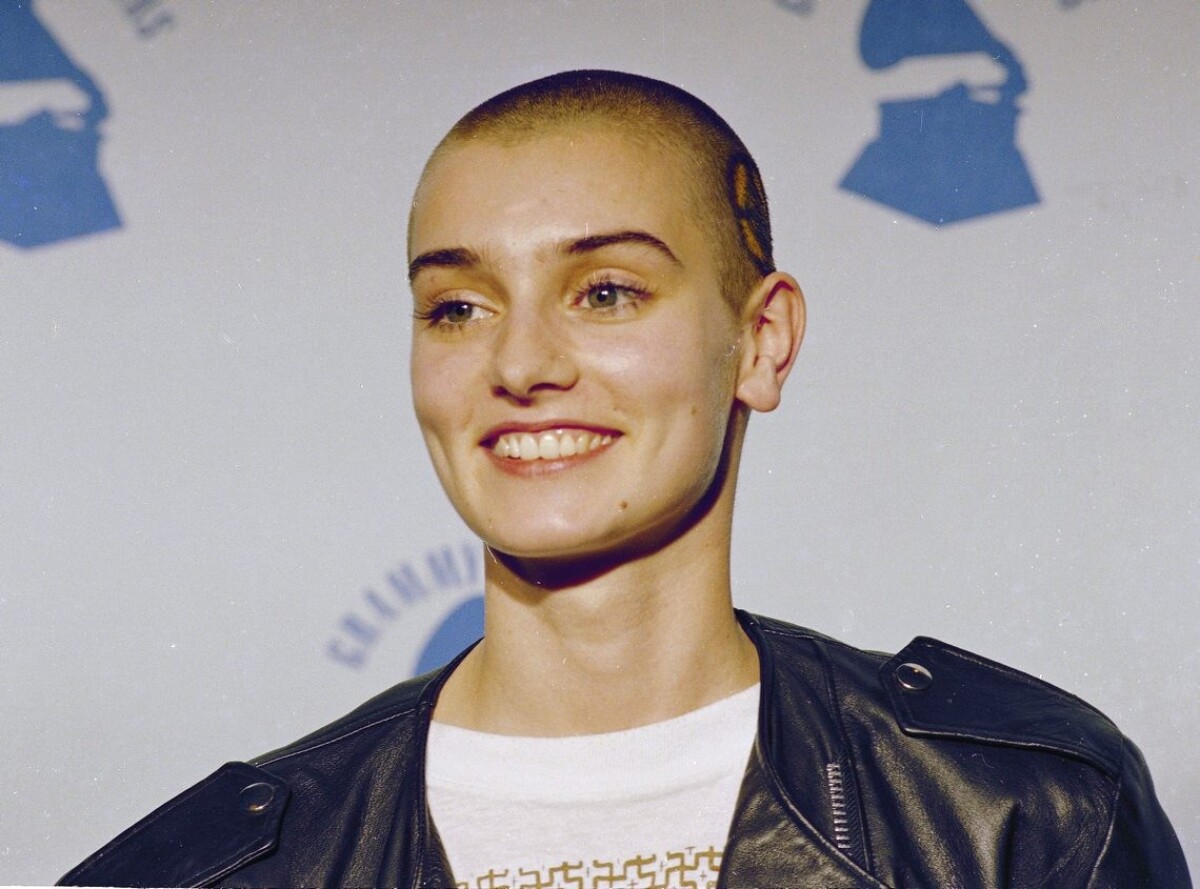 Svet smúti za Sinéad O'Connorovou. Úžasná žena, rebelka a bojovníčka, reagujú umelci