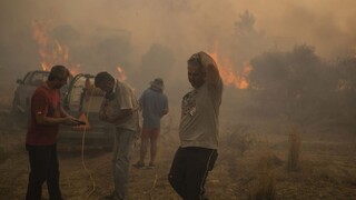 Lesné požiare v Grécku sú už zväčša pod kontrolou. Hasiči si však ešte nevydýchli