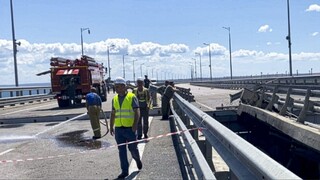 Doprava na Krymskom moste mala byť prerušená. Dôvod odstavenia nie je jasný