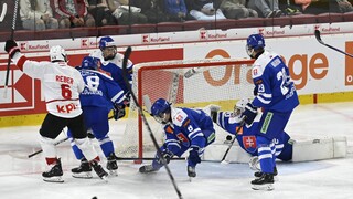 V úvode Hlinka Gretzky Cup Slováci podľahli Švajčiarsku 3:6, dnes vyzvú Kanadu