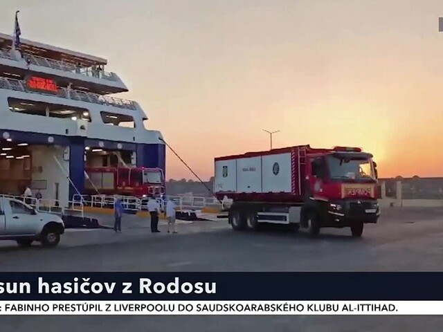 Situácia na Rodose sa zlepšuje. Časť slovenských hasičov sa vráti domov