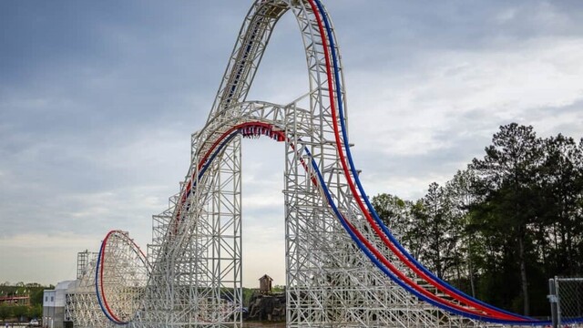 Tragédia v zábavnom parku. Chlapec vypadol z horskej dráhy, na mieste bol mŕtvy