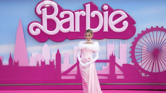 Barbie zarobila už vyše miliardy dolárov. Ide o prvý film režírovaný len ženou