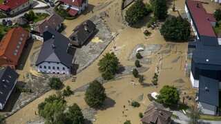 Situácia v Slovinsku sa nezlepšuje: Hrozia zosuvy pôdy, stúpol počet obetí