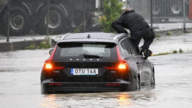 Severnú Európu zasiahli búrky, trajekty v Baltskom mori nepremávali