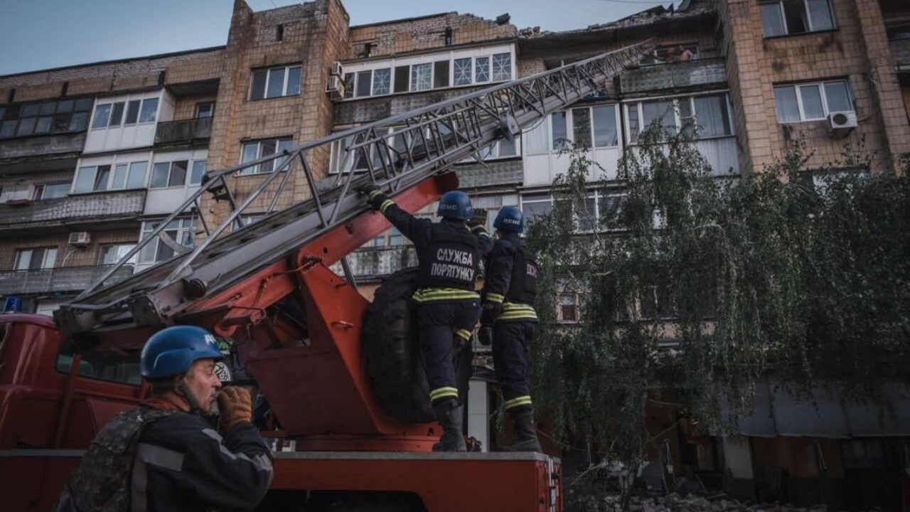 Rusi zasiahli Pokrovsk na východe Ukrajiny. Hlásia sedem obetí a desiatky zranených