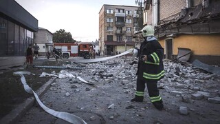 Ruský útok zabil sedem ľudí. Medzi zranenými sú aj policajti a deti