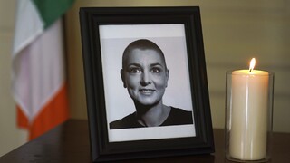 Pohreb Sinéad O’Connorovej. Poslednú poctu prišli vzdať tisícky ľudí