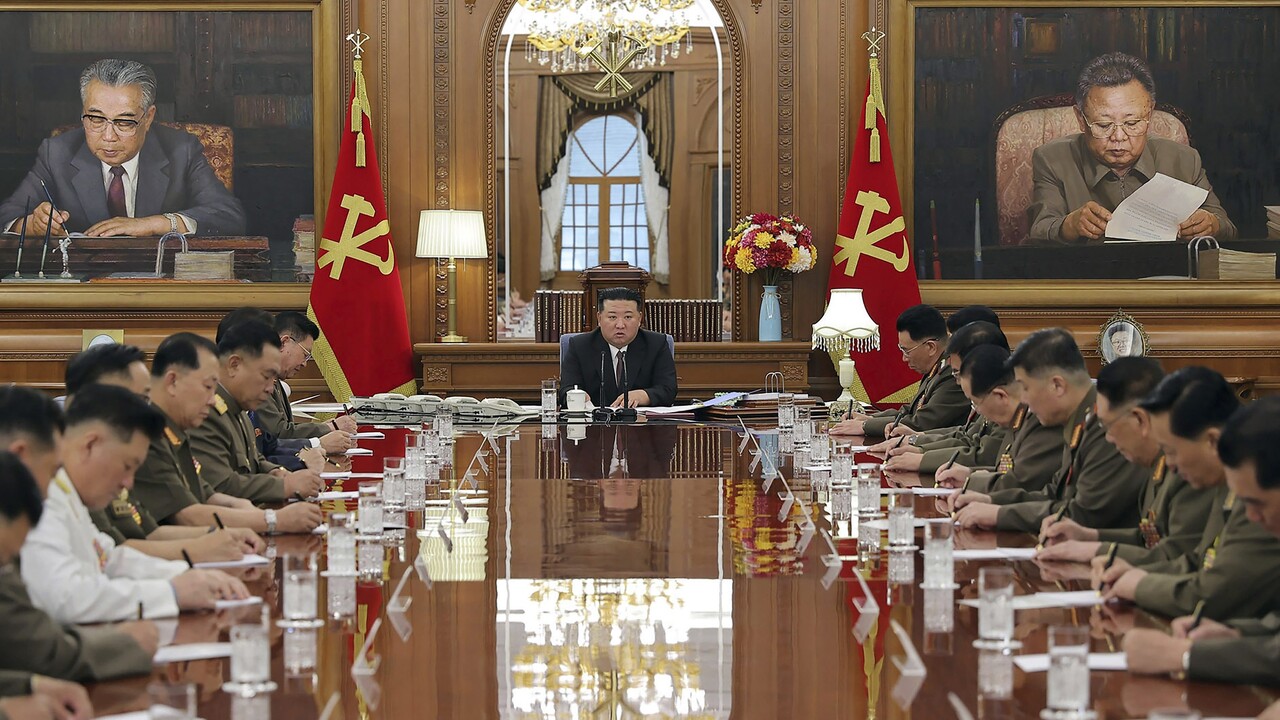 Koho sa obáva Kim Čong-un? Severnú Kóreu pripravuje na možný vojnový konflikt