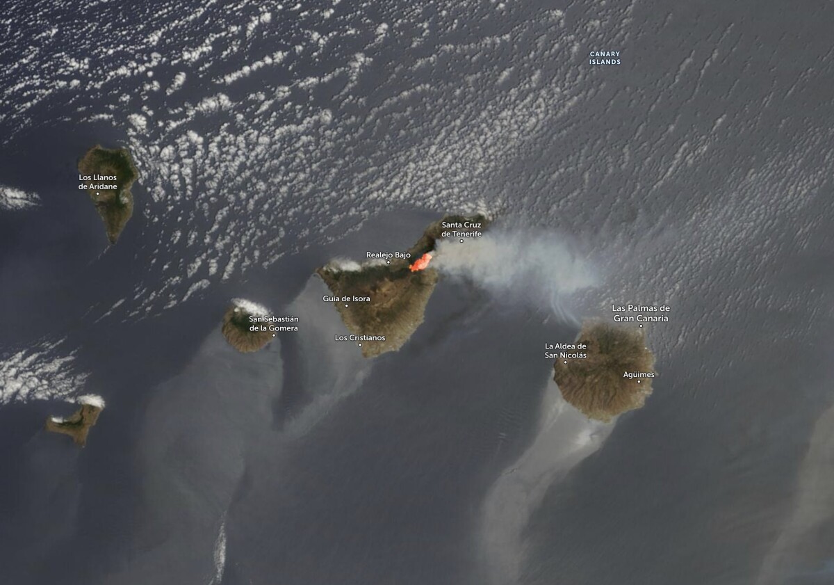 Požiar Tenerife - satelitný snímok