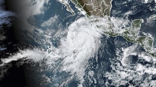 Mexiko bojuje s počasím. Hilary sa pri tichomorskom pobreží zmenila na hurikán