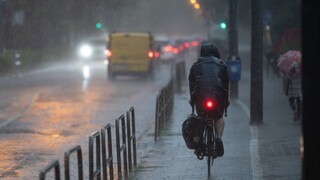 Pozrite si RADAR: SHMÚ upozorňuje, hrozia silné búrky a krúpy. Blíži sa nepriaznivé počasie