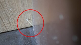 Polícia upozorňuje na nový spôsob označovania dverí vlamačmi. Ako dávate najavo, že nie ste doma?